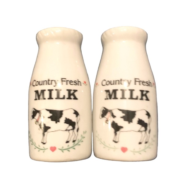 Vintage Milk Bottle Salt & Pepper Shaker Set - Picture 1 of 5